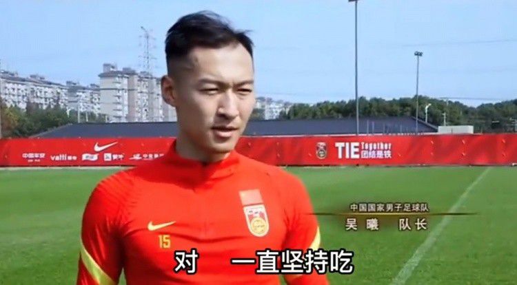 在跟这位孤独的出租汽车司机处于同一场面的时候，总统竞选人成了背景里模糊不清的、手纸一样廉价的人物。